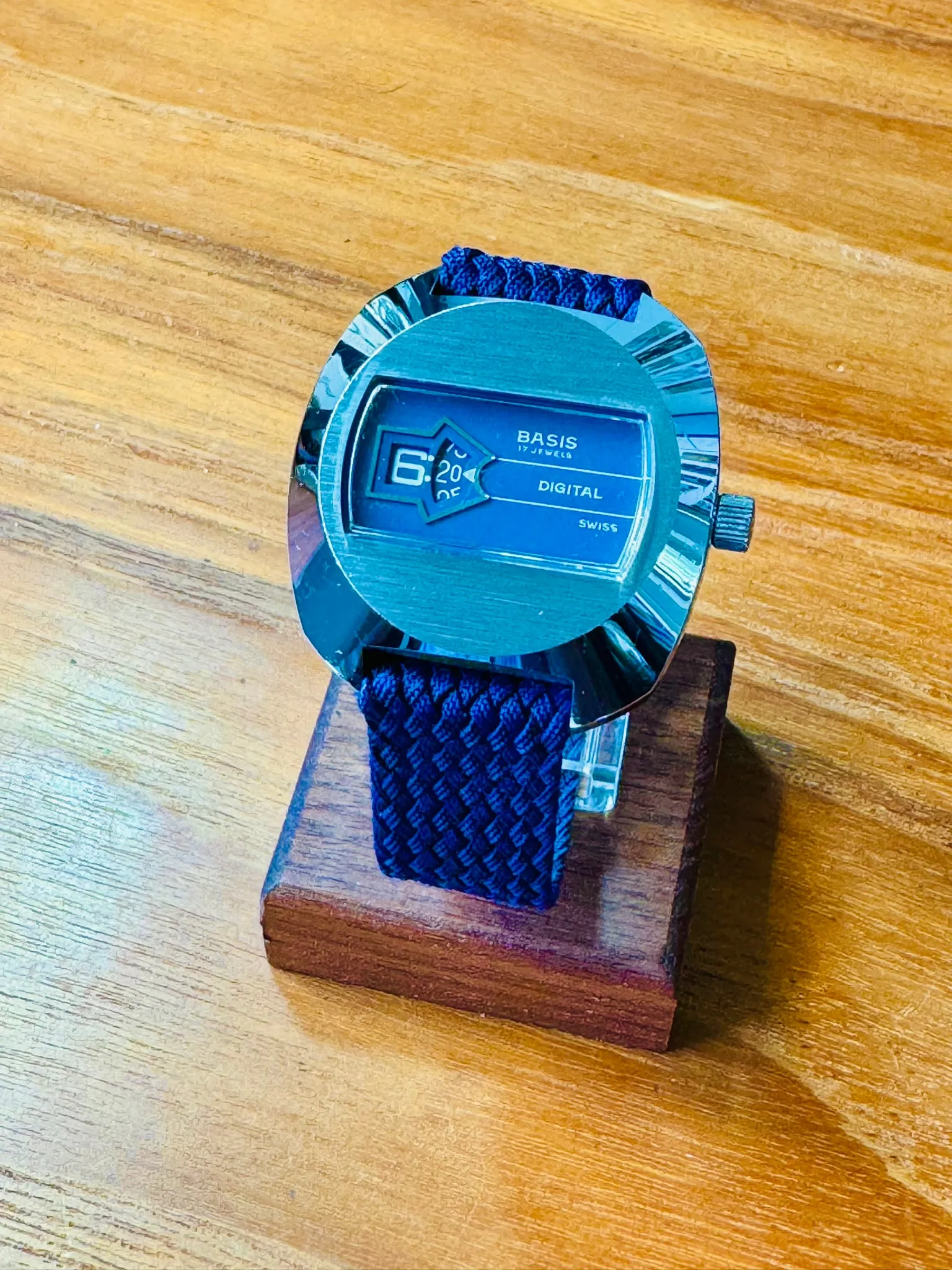 Basis Digital "Jump Hour"