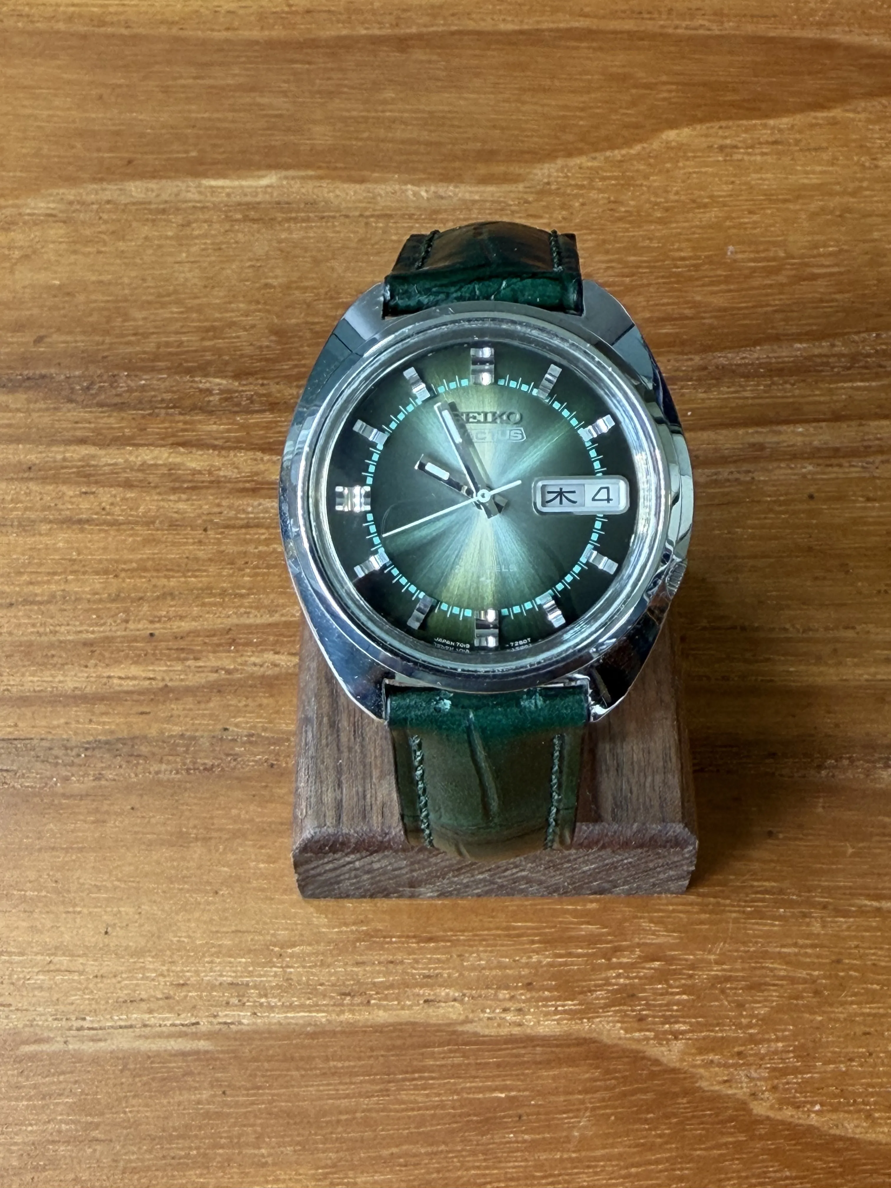 Seiko 7019-7210 "Actus"